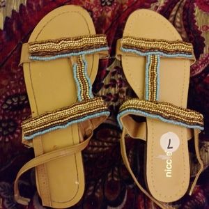 nicole sandals with beats
pick up free Hollywood b